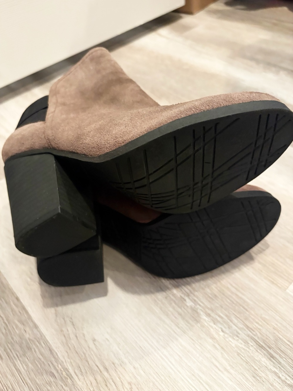 NWT KENNETH COLE BOOTIES - Picture 2 of 4